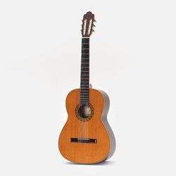 Esteve 1 SP  классическая гитара 4/4, массив ели/сапеле, гриф окуме/палисандр
