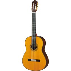 Yamaha GC42 C  классическая гитара, верхняя дека массив западный кедра, 4/4, 6 струн, ручная работа