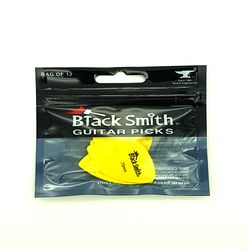 BlackSmith Triangle TAP073YW-M Medium 0.73mm Yellow  упаковка медиаторов, delrin, 0.73 мм, 12 шт