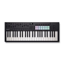 Novation Launchkey 49 Mk4  Миди-клавиатура, 49 клавиш, Pitch/Mod контроллеры, полноцветные пэды