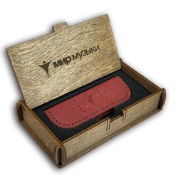 МИР МУЗЫКИ KM4  Органайзер для медиаторов от 6 до 12 шт, цвет красный